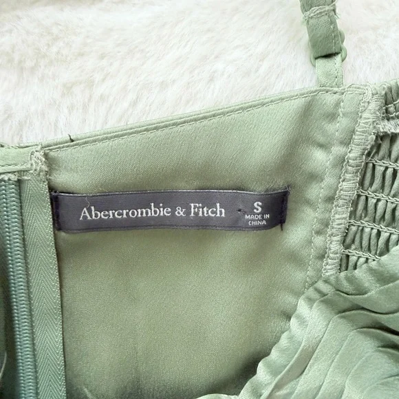 🔥PRICE DROP🔥Abercrombie & Fitch Sage Green Pleated Crop Top Size S - Picture 6 of 6